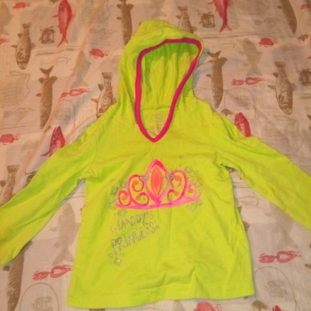 Hooded shirt